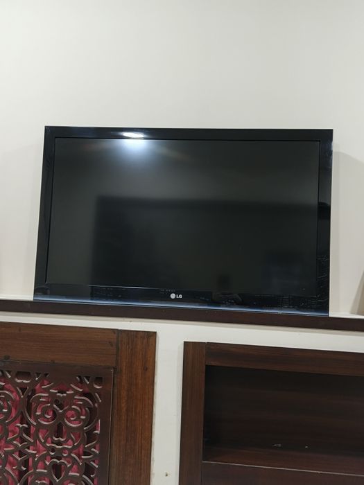 Телевизор LG 42 LK