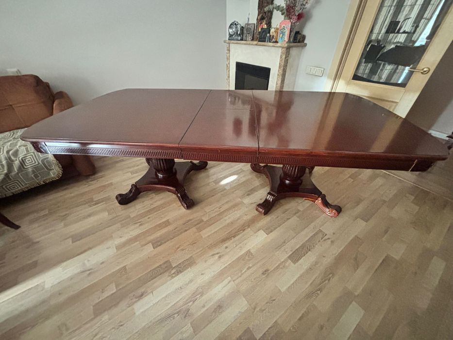 Стол из натурального дерева