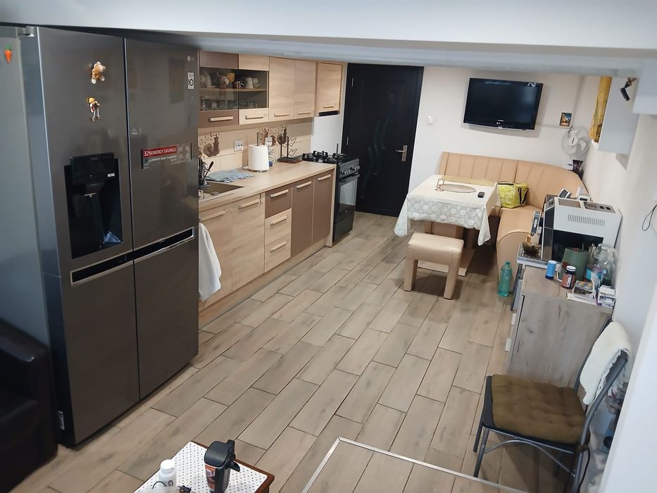 Casa de vanzare 5 camere Moinesti