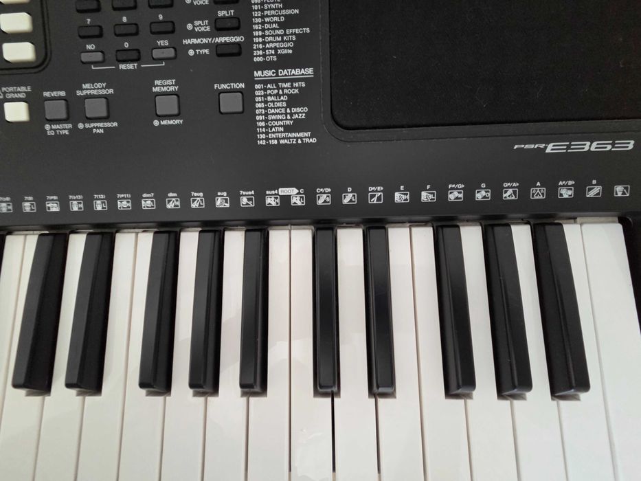 Синтезатор Yamaha PSR - E363