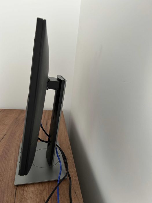 Monitor LED DELL P2317H 23 inch USB ecran pivotant inaltime reglabila