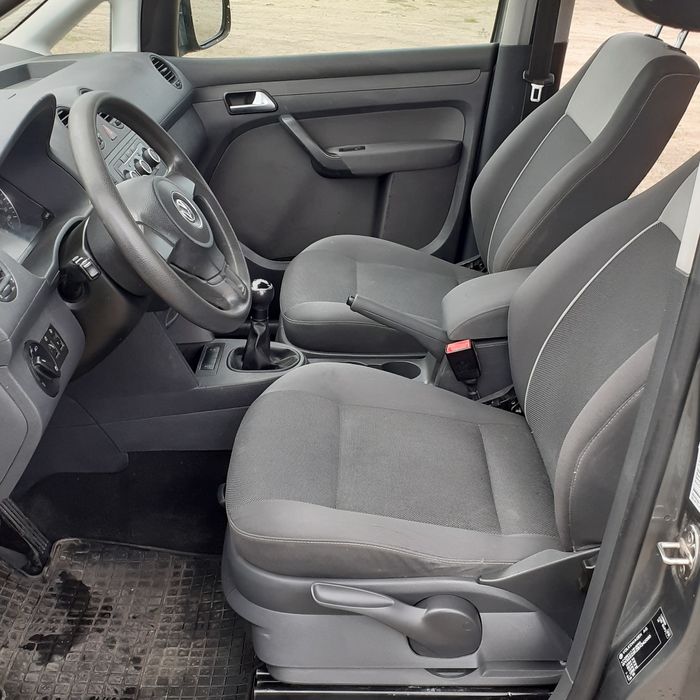 Vând  WV Caddy 1.6 TDI Blue Motion din 2011