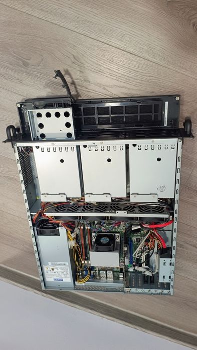 Nas/NVR/Server/ Pelco Digital Sentry DS SRV2-raid  Network Video Recorder