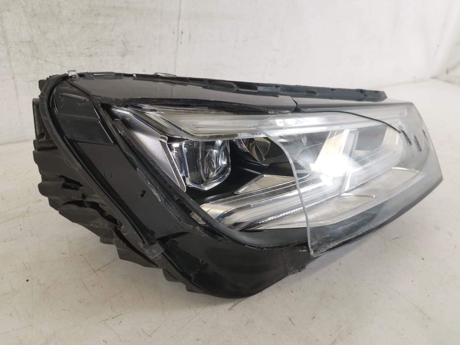 Десен фар Лед Матрикс Ауди Q5 SUV [FY] Оригинален Повреден Audi Q5 SUV