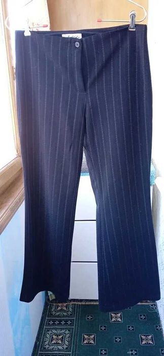 Продам брюки и курточки 46-48 размеры