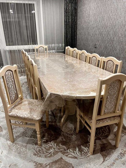 Стол гостинный со стульями