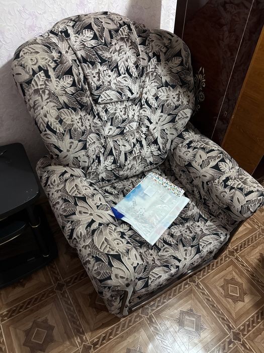 Отдам мебель бесплатно самовывоз.