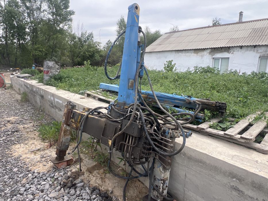 Продам кму робот 1,5 тонна