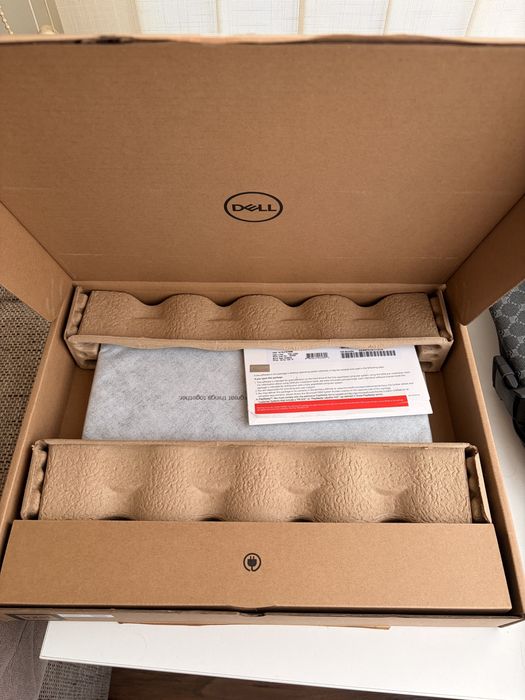 Лаптоп Dell Vostro 3530, intel core i5+лицензиран windows