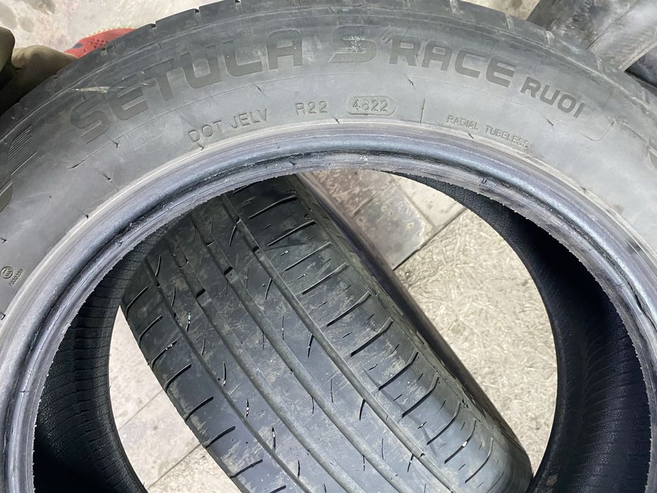 Резина на 18. 215/55  2 шт в  нал
