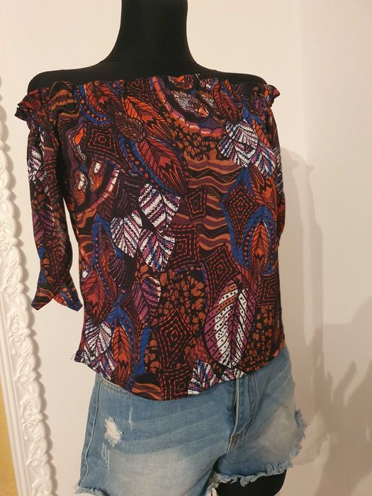 rochii, bluze, pantaloni cu prețuri începând de la 35 de lei