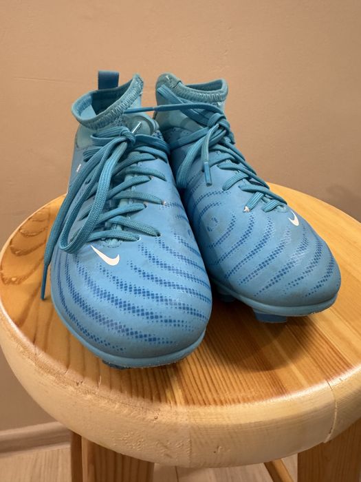 Детски футболни обувки Nike Phantom Luna II Club + Nike Charge кори