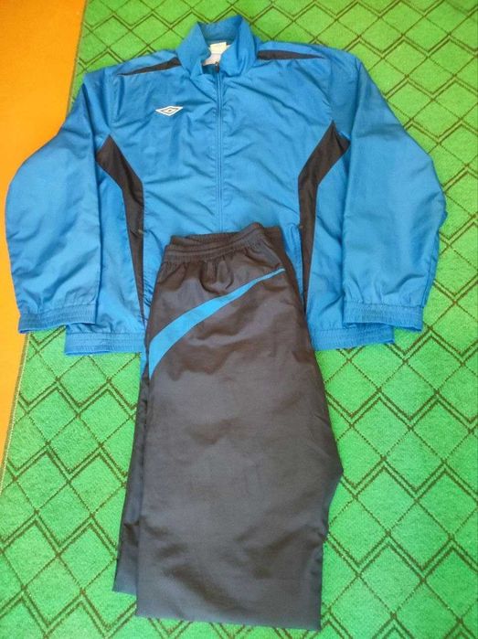 Продается новый спортивный мужской костюм Umbro