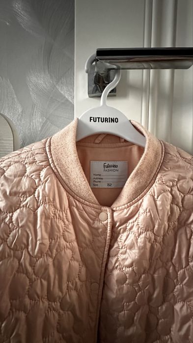 Продам куртки для девочек