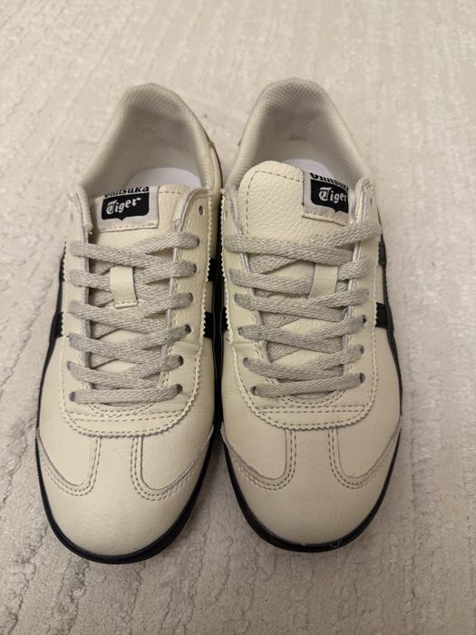 Продам кроссовки