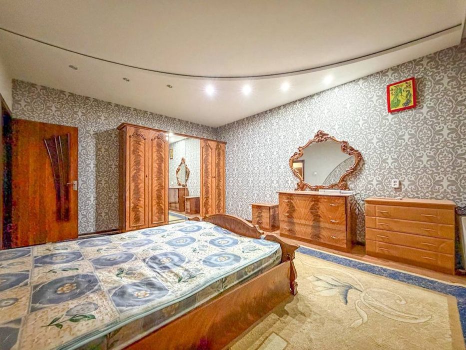 Максим Горький Буз-базар 3в4/4/4 (площадь115м2) Кирпичный дом!