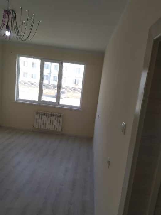 Dom yangi qurilgan srochna sotiladi