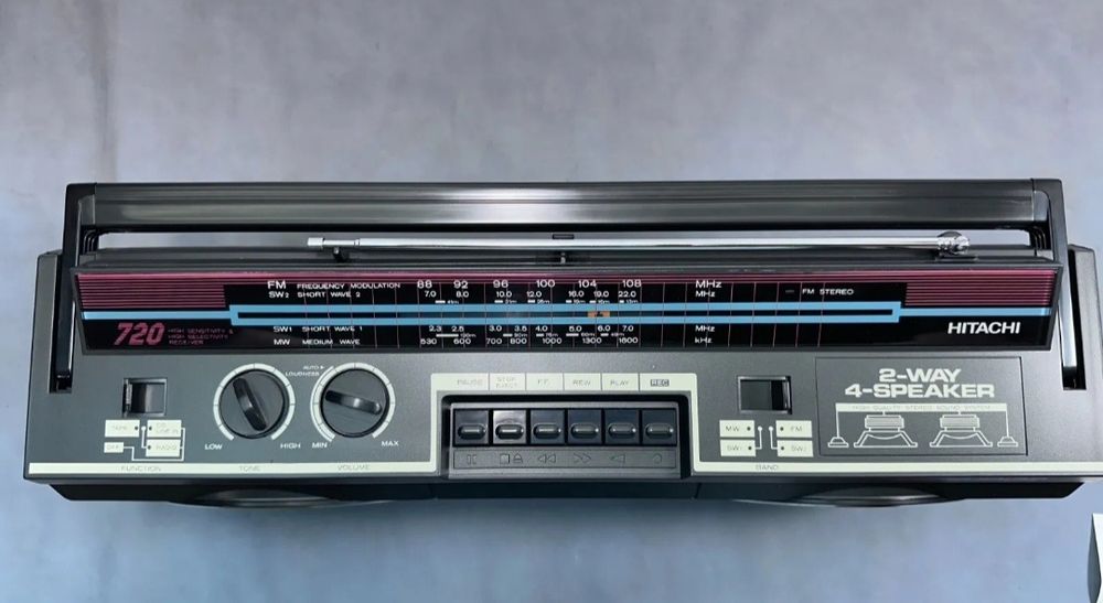 Hitachi 720 касетофон