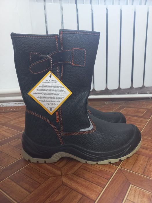 Рабочий сапоги новый