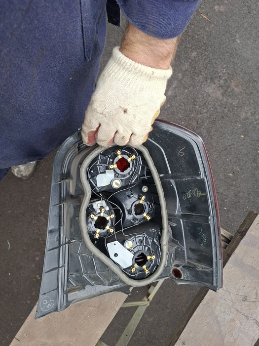 Задний фонарь Toyota Highlander оригинал