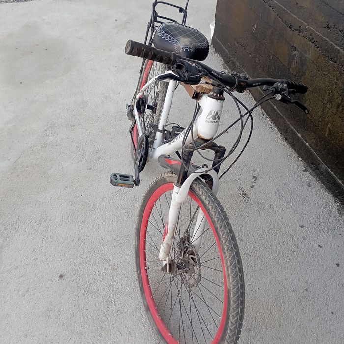 Велесипед жүріп тұр