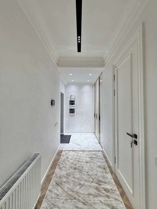 Продается квартира в Ж.К. Сити Молл 2х комнатная 74+5м² укомплектована