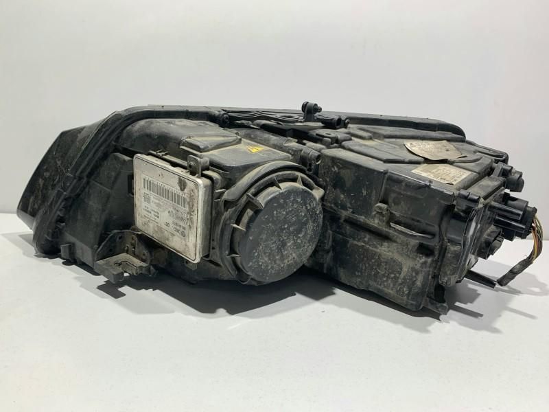 Far dreapta (cu defect) Audi A8 4H D4 4H0941004AT