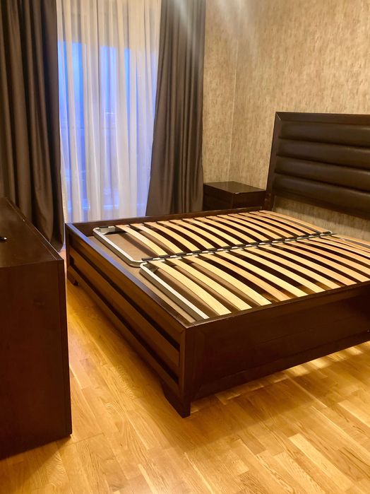 Set pat lemn + 2 noptiere + comoda Mobexpert