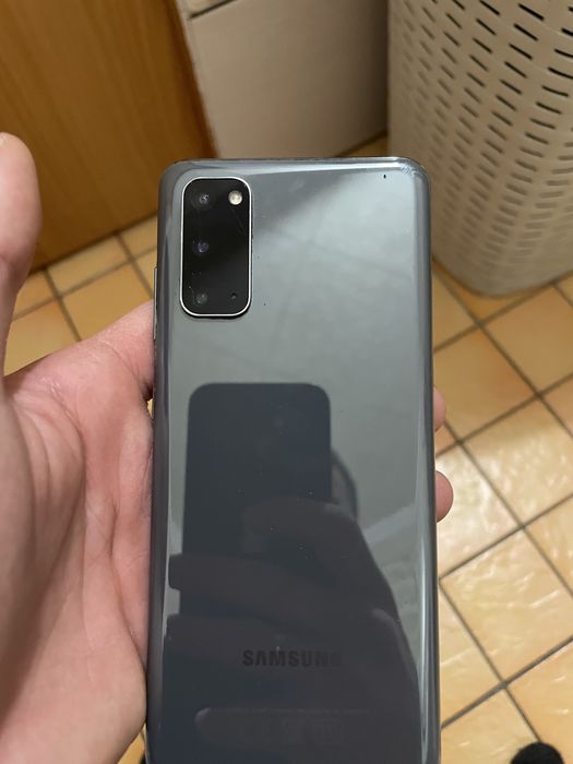 Продам samsung s20