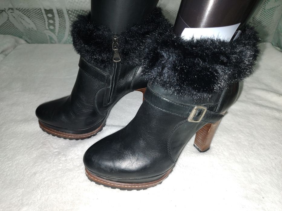 BOTINE de damă,din piele naturală,calitate italiană.