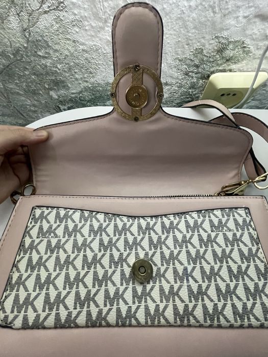 Продам сумку Michael Kors