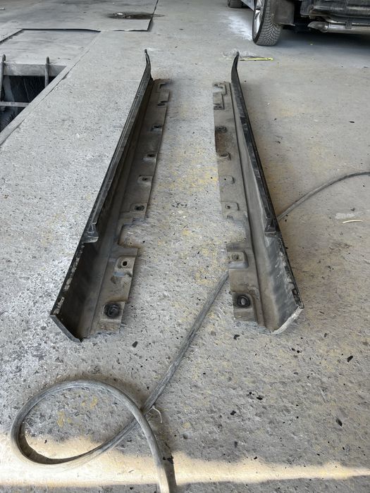 Предна броня и прагова за bmw f10.