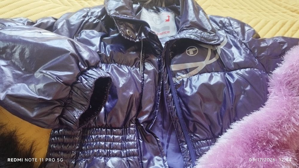 Лилаво лъскаво яке с хубава качулка+подарък