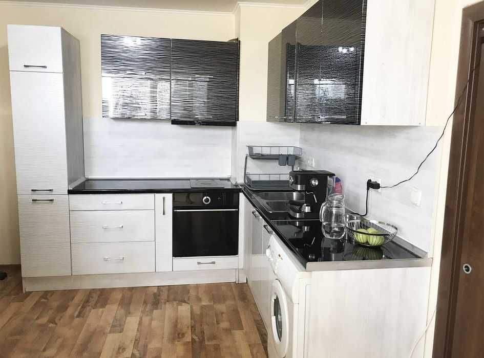 Тристаен апартамент в Дружба 2