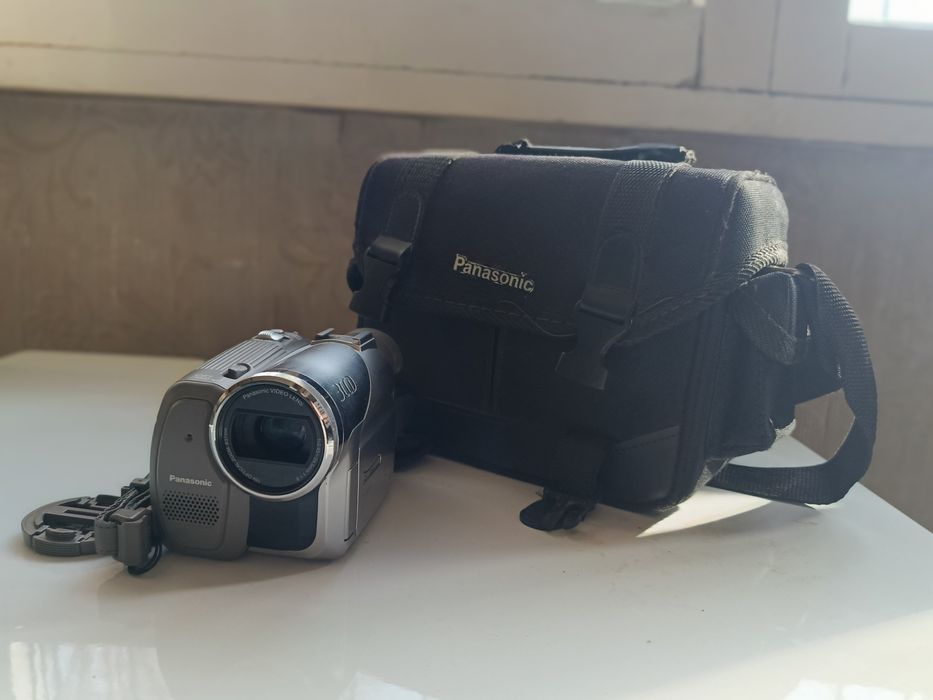 Продается видеокамера Panasonic 2000годов