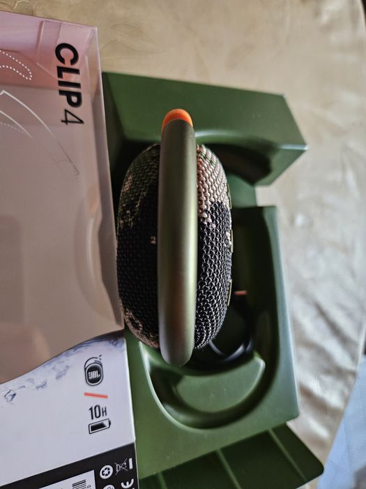 JBL Clip 4 , ,Bluetooth , 10 часа , Камуфлаж