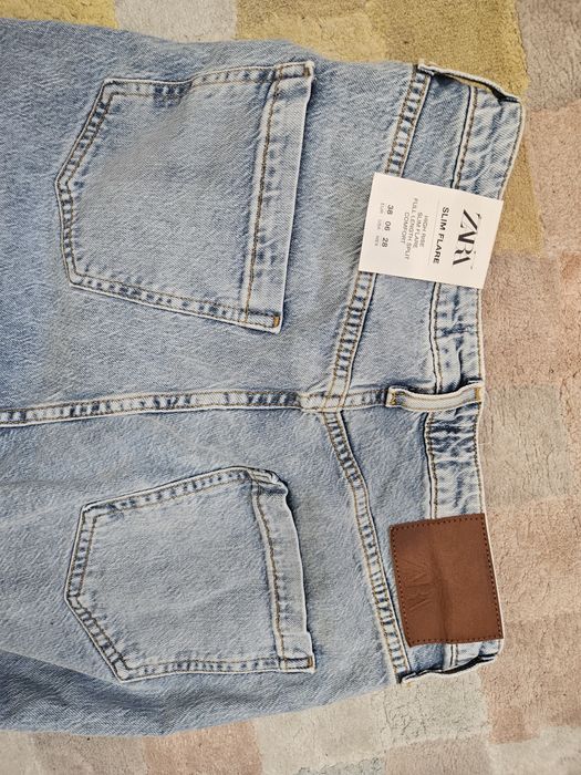 Blugi noi Zara Slim Flare