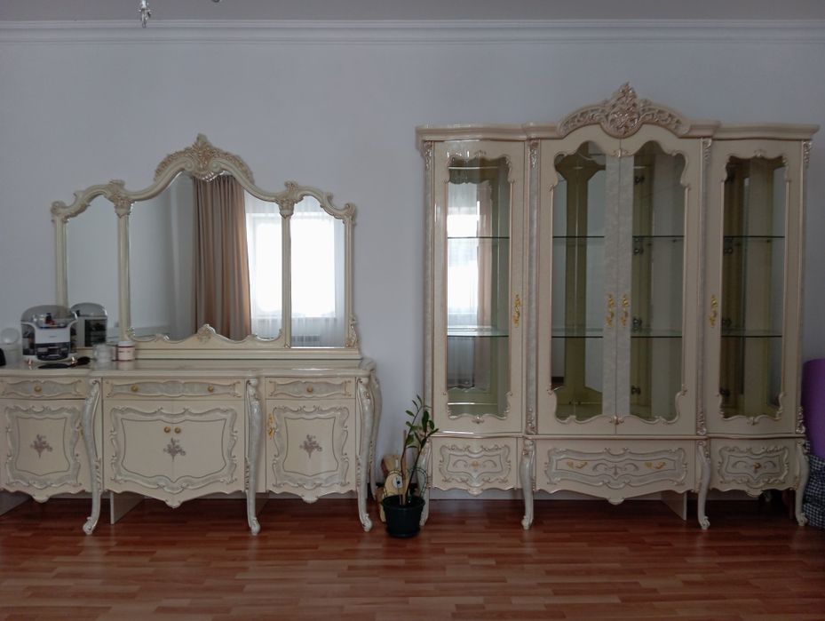 Сервант и комод комплект