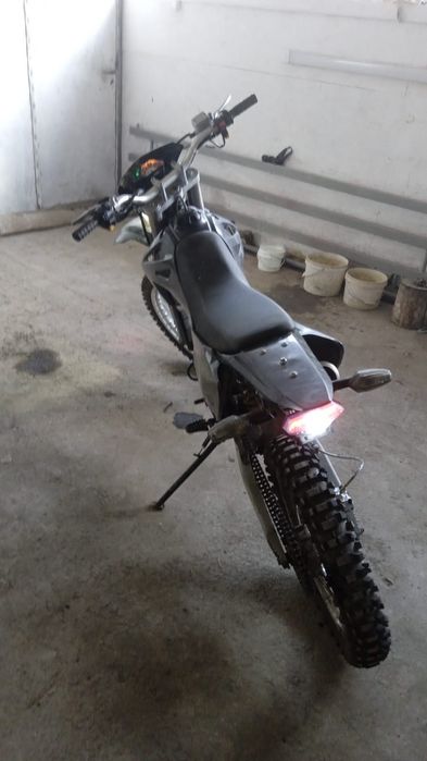 Продам мотоцикл эндуро 250