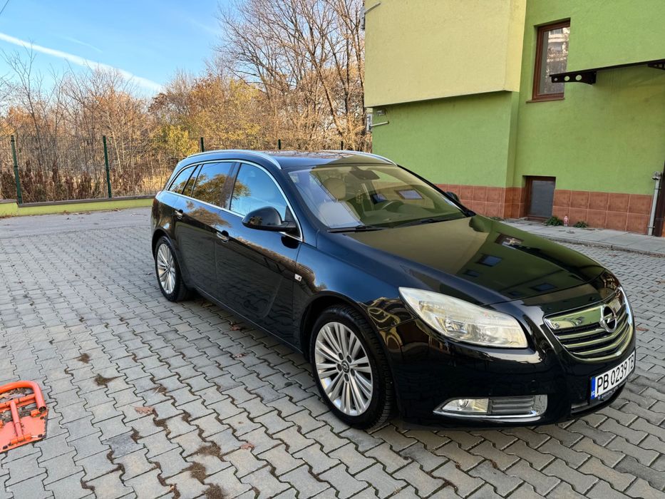 Opel Insignia 2.0 CDTI 131 к.с. – 2011 г. | Черен | Пълна екстра