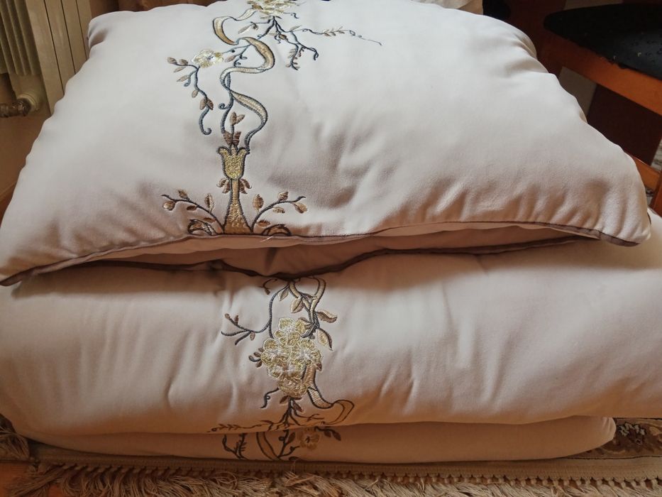 Көрпе жастығымен  жақсы жайлы