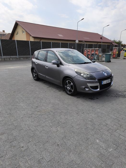 Vând Renault Scenic