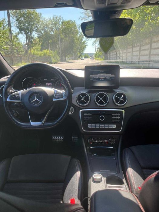 autoturism mercedes benz CLA180