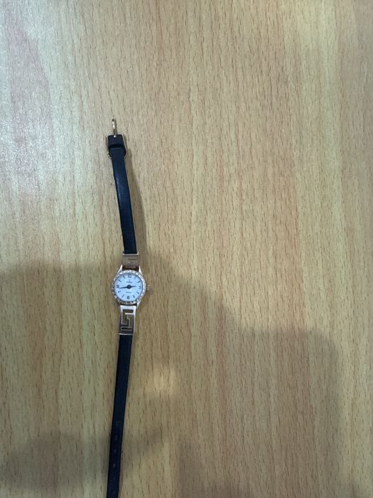 Срочно продам золотыйе часы