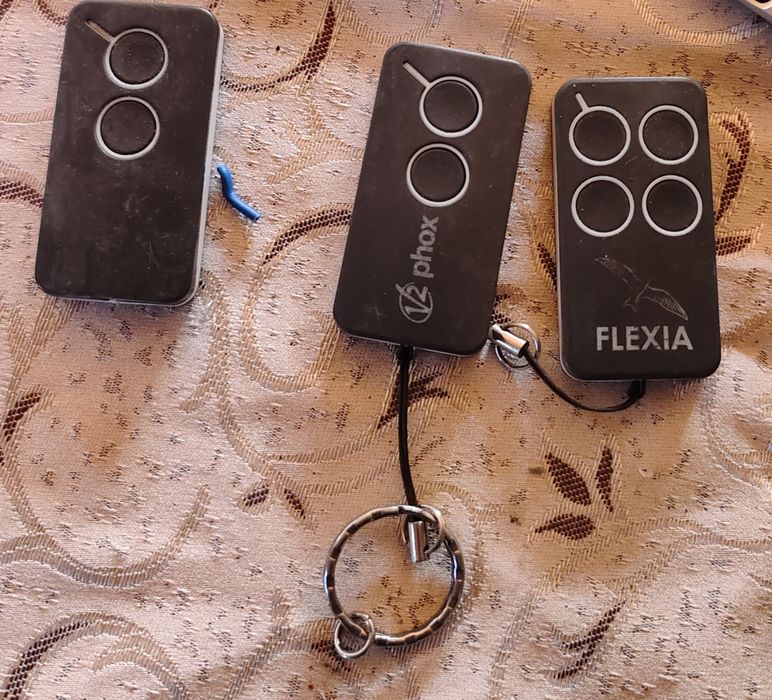 Brațe pentru porți batante