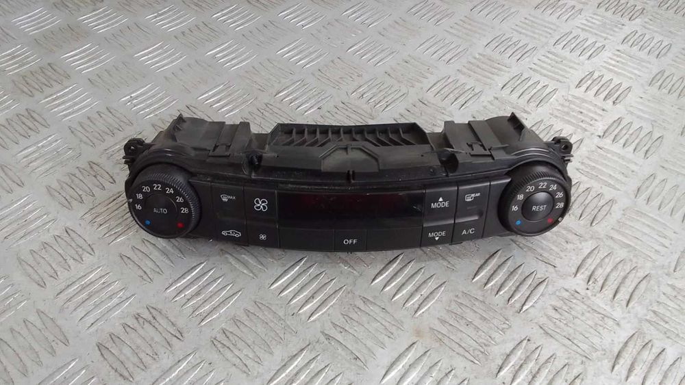 Панел климатроник Mercedes E-Class W211 2008г.