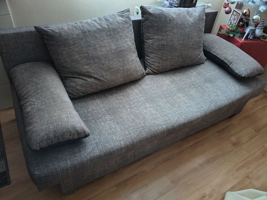 Разтегателен диван