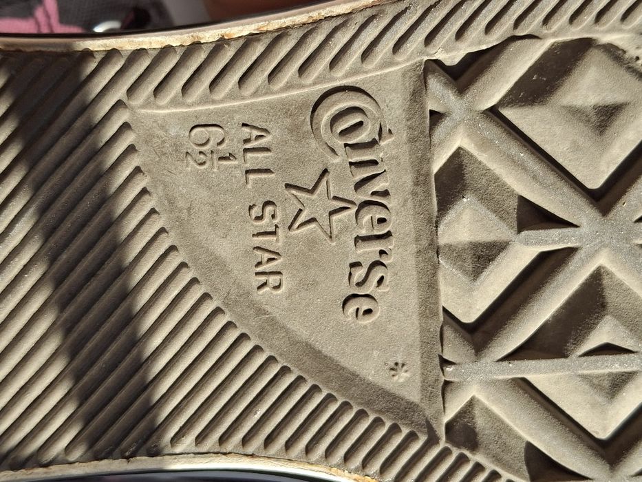 Кецове Converse на звезди