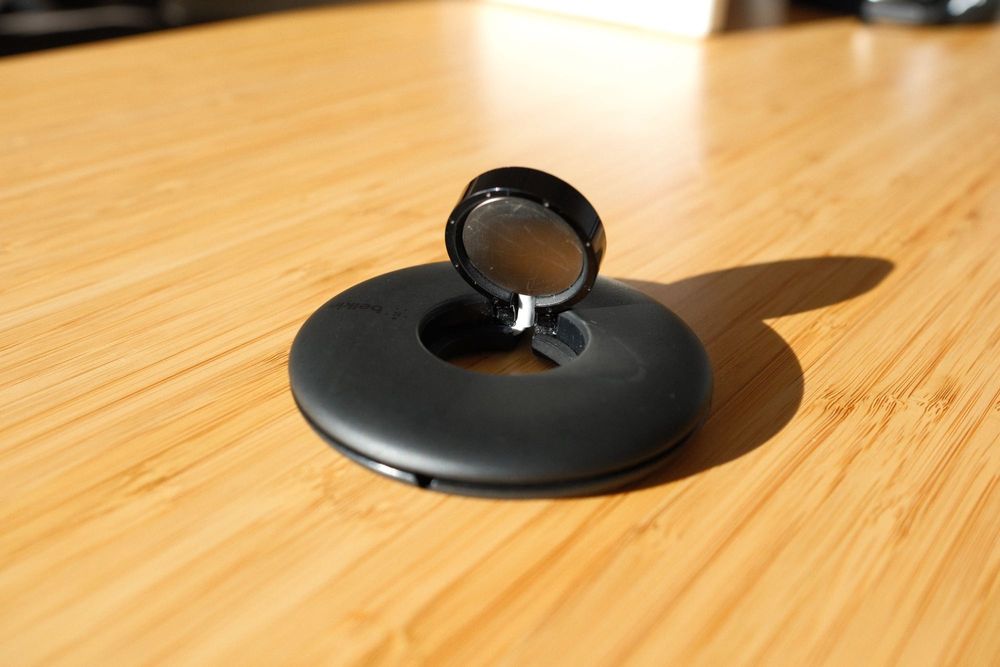 Бързо зарядно за Apple Watch: USB-C кабел + Belkin Travel Stand стойка