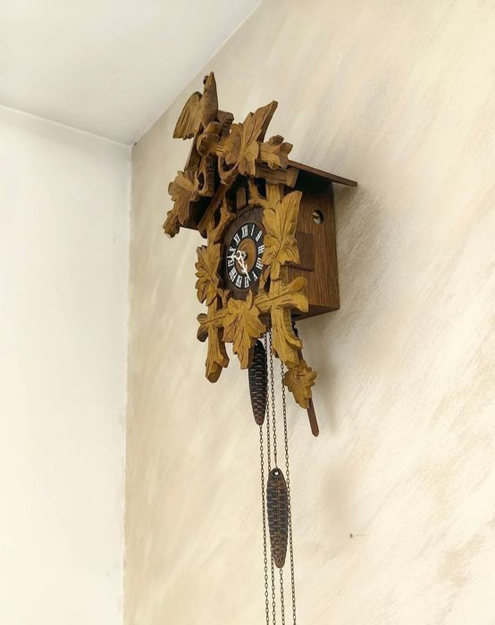 Ceas cu cuc din lemn